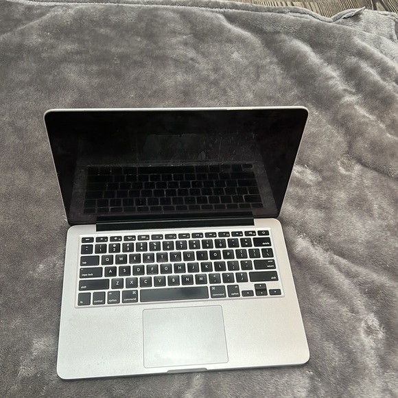 2015 APPLE MACBOOK PRO RETINA 13.3 - Picture 2 of 5